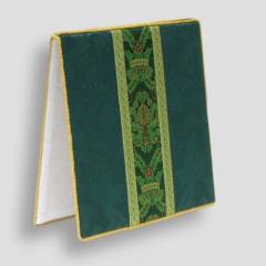 burse-and-veil-green-027